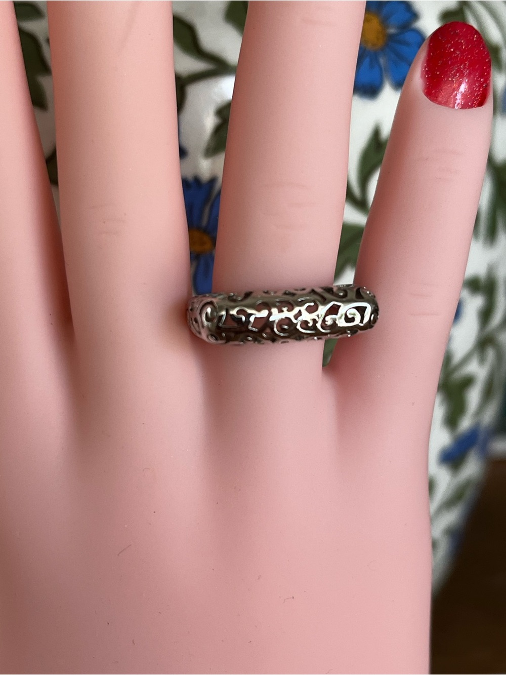 925 Sterling Silver Filigree Band Ring - Size 6.5. East West